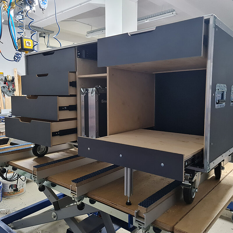 Büro-Rollcontainer mit ausziehbarem Druckerfach