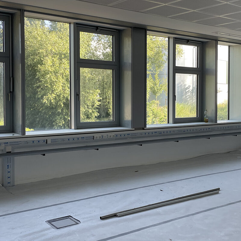 Kreis Ostholstein FTZ Lensahn - Schiebetafel-Anlage Breite 13,85 m mit 10 Tafeln Höhe 2,40 m auf 5 Ebenen