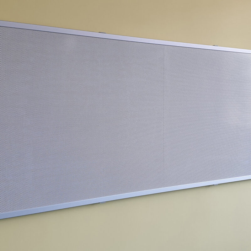 Tafel mit Kork und Lochblech magnethaftend, Format ca. 4.000 x 1.290 mm - Parkschule Zittau